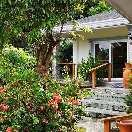 Garden Bungalows Resort Siquijor Exterior photo